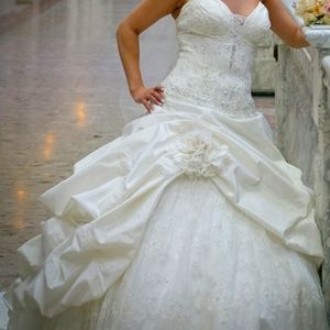 Stunning Wedding gown